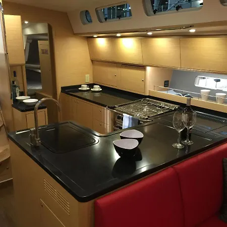 Botel Sailtrainingvessel Patricia *